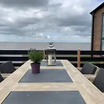 Traumlage Wattenmeer: Luxus-chalet Mit Meerblick Westerland